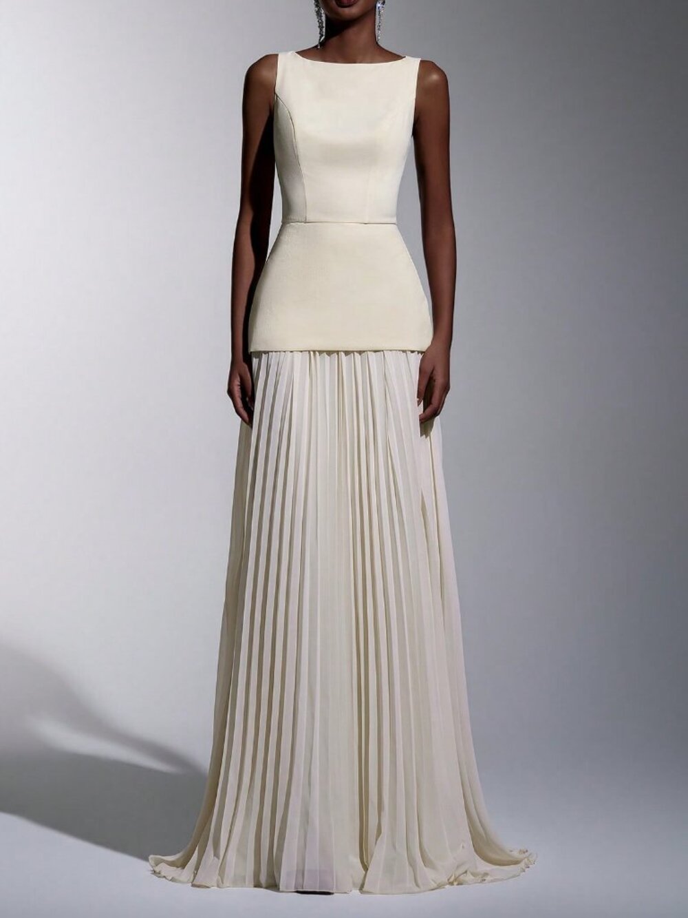 Elegant Women's  Boat Neck Sleeveless A-Line Pleated maxi Dress - Picture 3 of 7